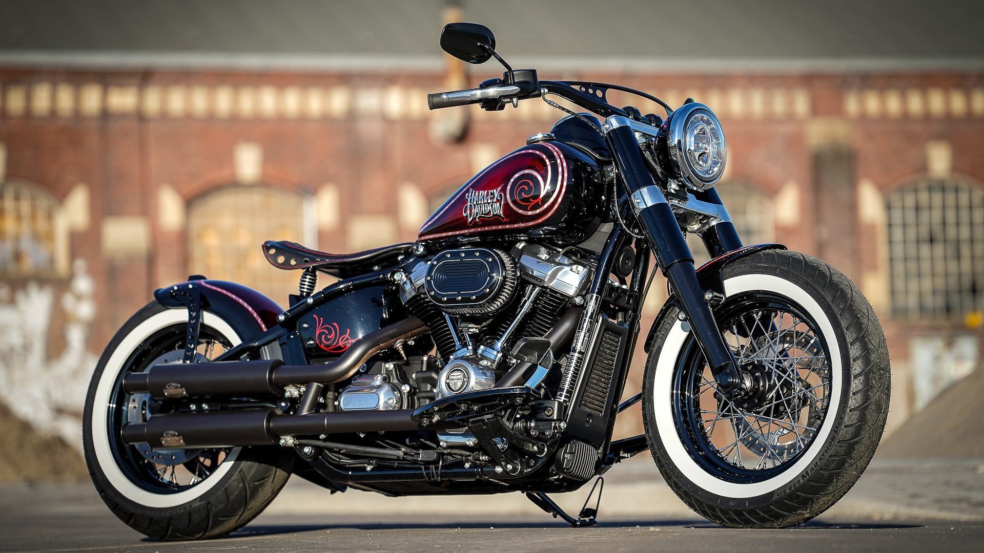 _泉水越野跑:水润身体,净化心灵_,骑行在泉水小镇下坡有点陡