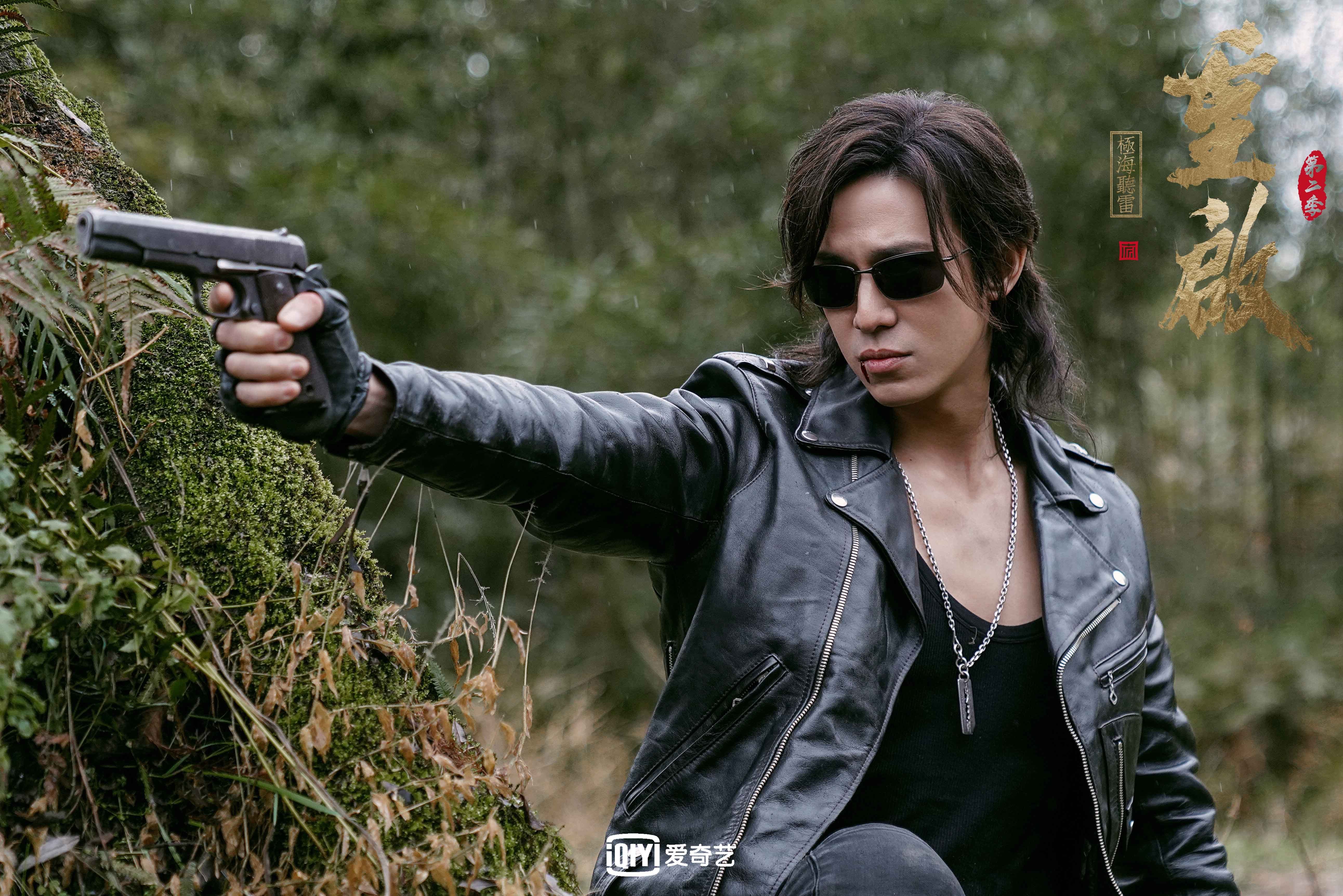 在对阵雄鹿的比赛中，库里展现“神射手”本色，四节投中9个三分，砍下44分！